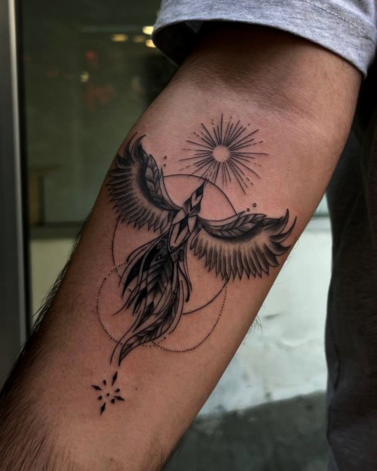 Zarif fine-line ve minimal çizgi detayları. #fineline #minimaltattoo